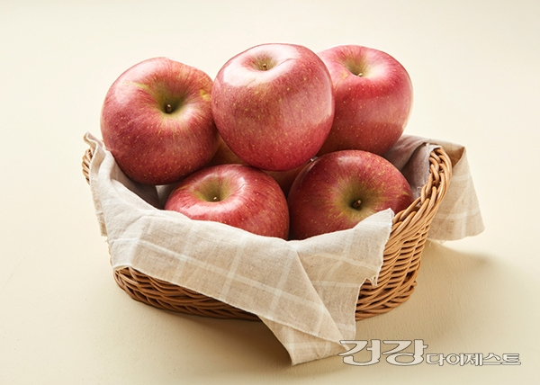 장 건강에 좋은 ‘사과’의 효능 4가지